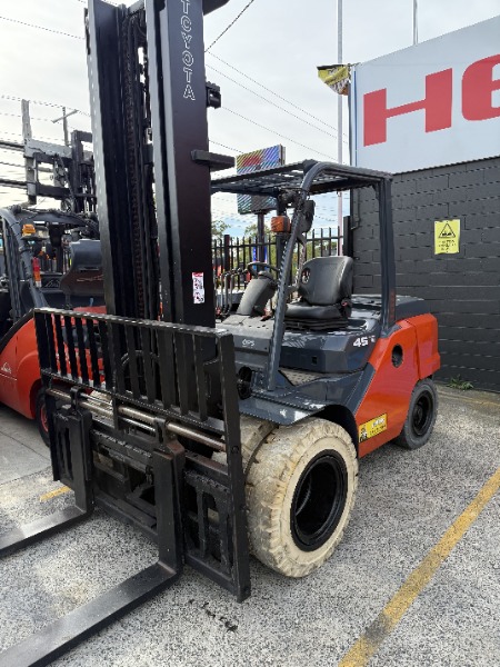 Used Toyota Current Model 4.5 Tonne Forklift