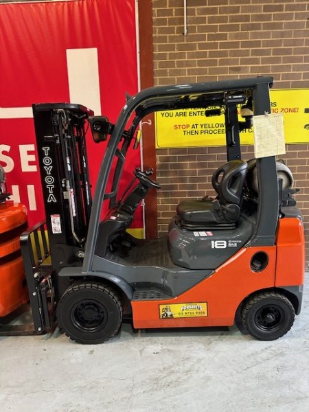 
								Used Toyota 32-8FG18 Container Mast 1.8T Forklift full									