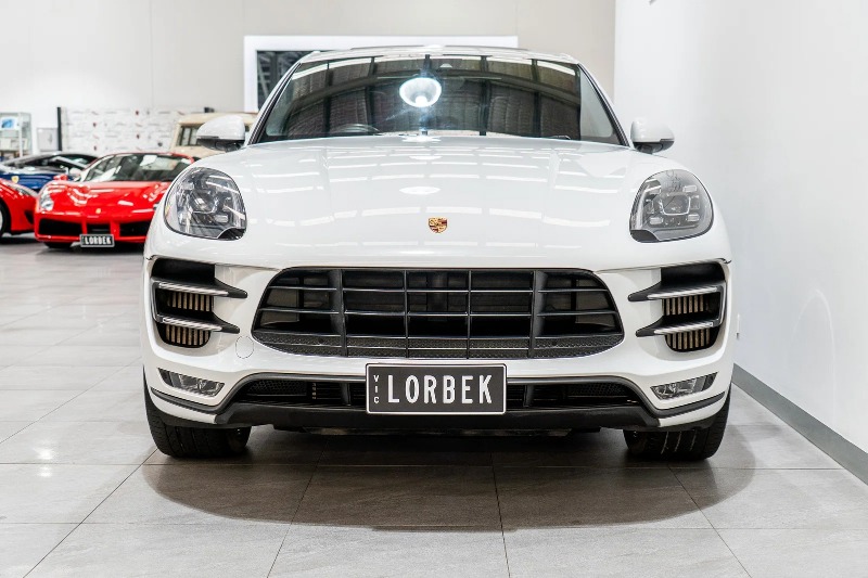 
								2016 Porsche Macan full									
