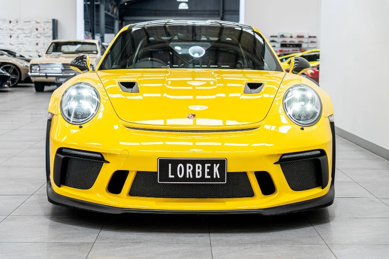 
								2019 Porsche 911 full									
