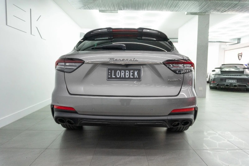 
								2021 Maserati Levante full									