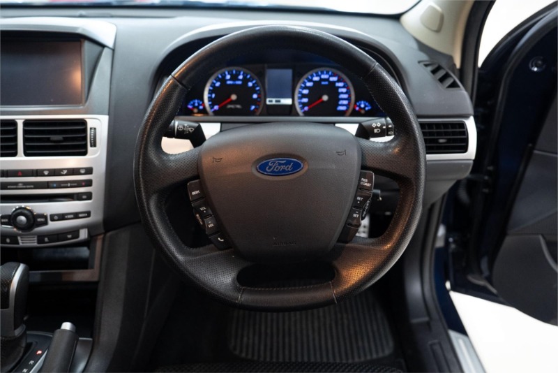 
								2011 FORD FALCON UTILITY XR6 full									