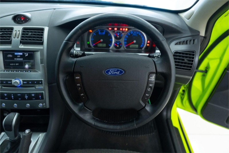 
								2006 Ford Falcon BF XR6T Ute full									