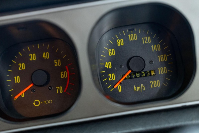 
								1976 HOLDEN TORANA full									