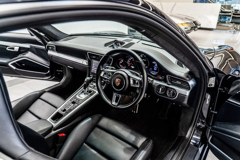 
								2016 Porsche 911 full									