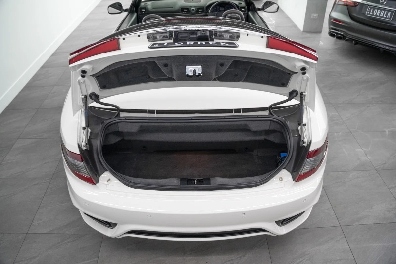 
								2020 Maserati GranCabrio full									