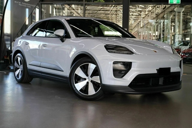2025 Porsche Macan