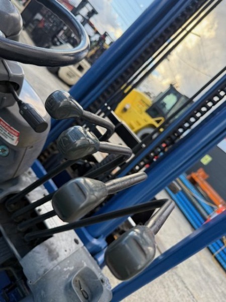 
								Used Komatsu 2.5 Tonne LPG Forklift full									