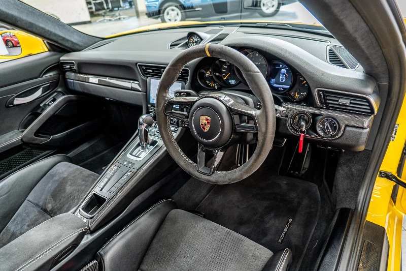 
								2019 Porsche 911 full									