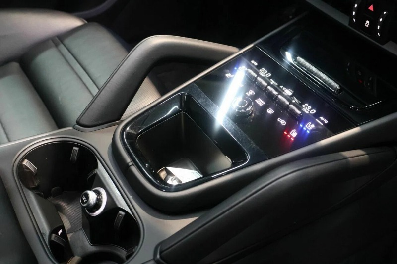 
								2023 Porsche Cayenne full									