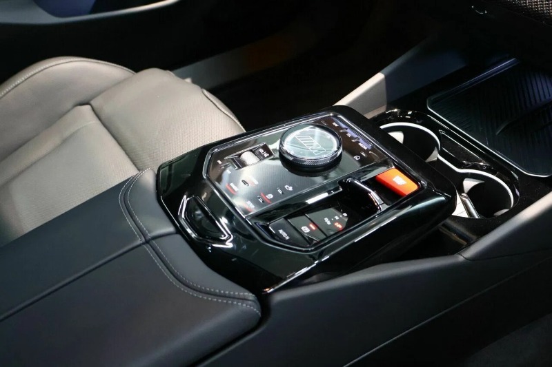 
								2026 BMW M5 full									