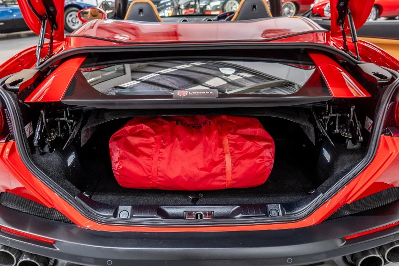 
								2020 Ferrari Portofino full									