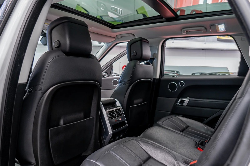 
								2019 Land Rover Range Rover full									
