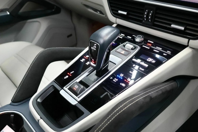 
								2022 Porsche Cayenne full									