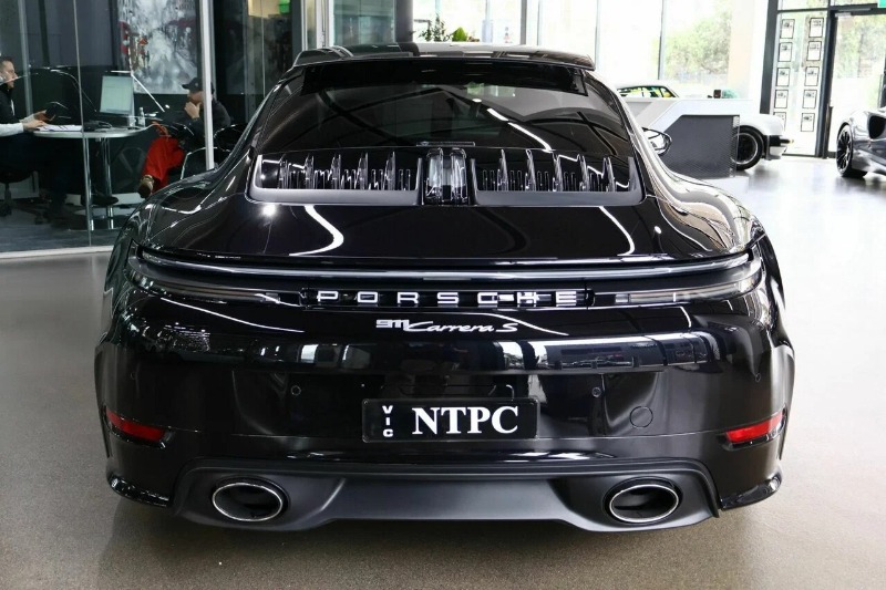 
								2025 Porsche 911 full									