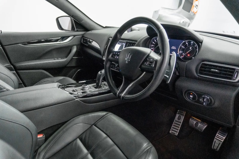 
								2021 Maserati Levante full									