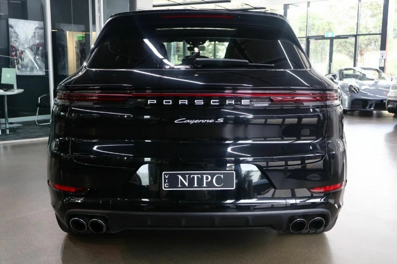 
								2023 Porsche Cayenne full									