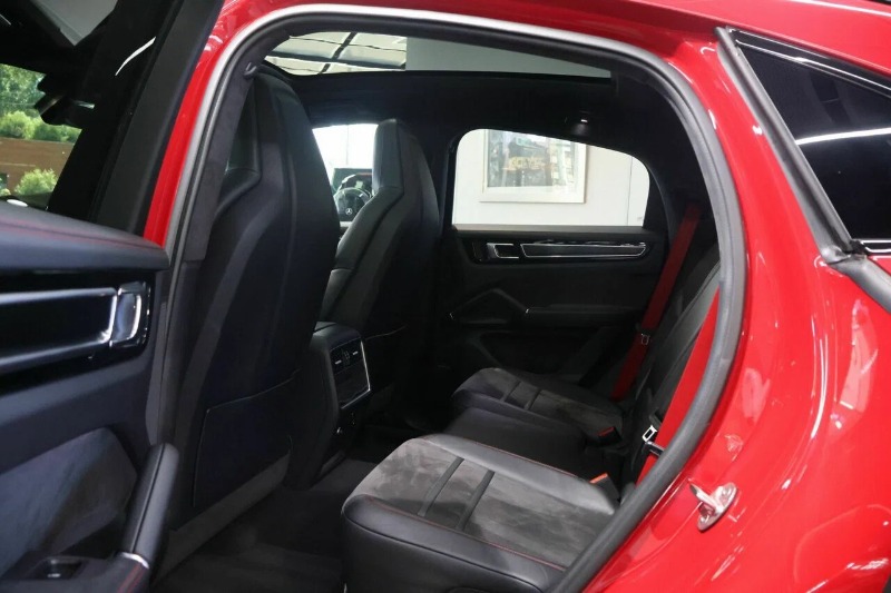 
								2022 Porsche Cayenne full									