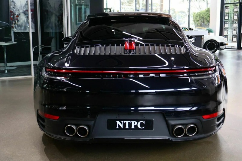 
								2020 Porsche 911 full									