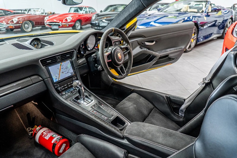 
								2019 Porsche 911 full									