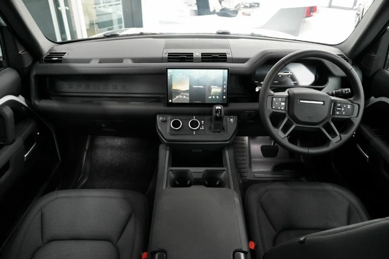 
								2025 Land Rover Defender full									