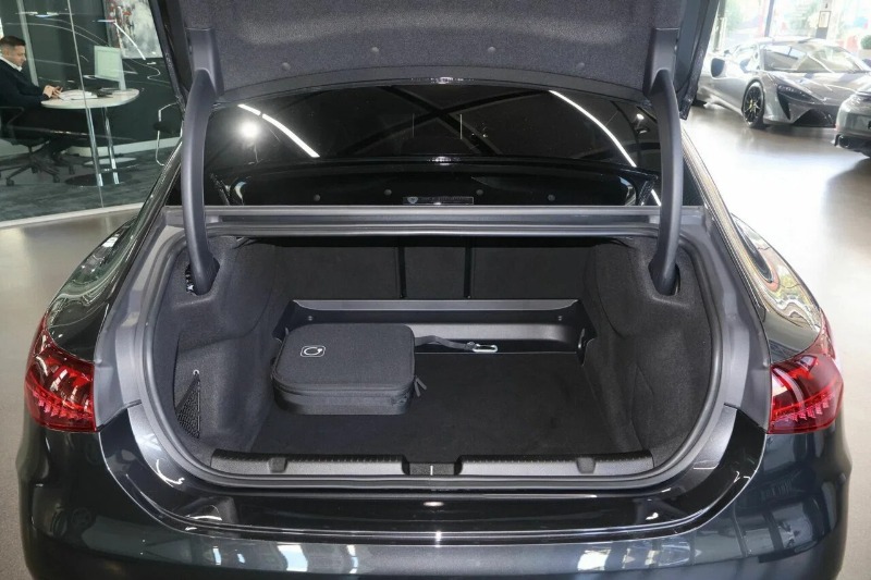 
								2023 Mercedes-Benz EQE full									