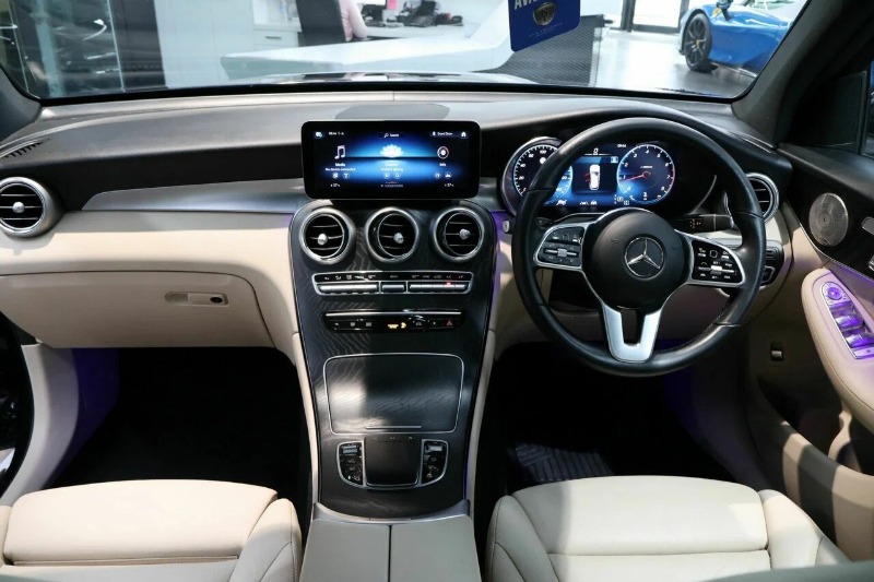 
								2021 Mercedes-Benz GLC300 full									