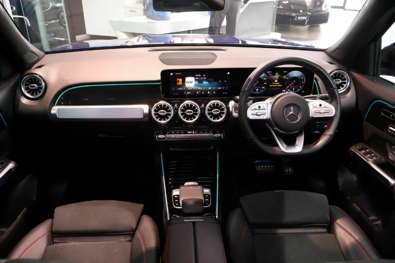 
								2021 Mercedes-Benz GLB200 full									