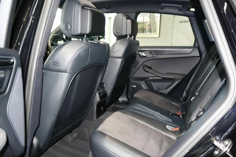 
								2023 Porsche Macan full									