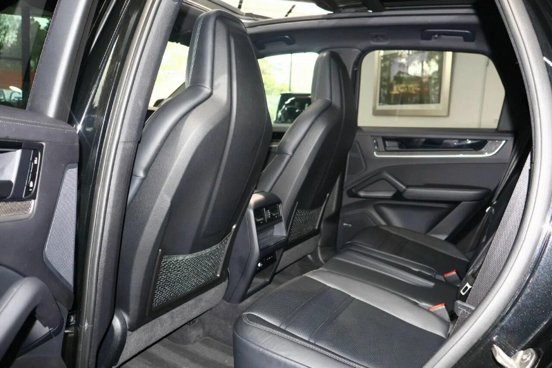 
								2023 Porsche Cayenne full									