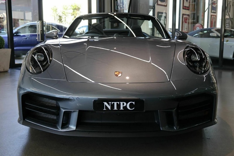 
								2025 Porsche 911 full									