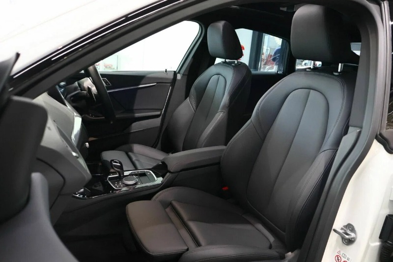 
								2023 BMW 220i M Sport full									