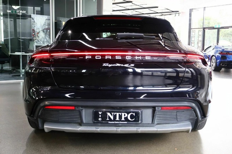
								2023 Porsche Taycan full									