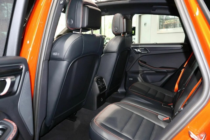 
								2023 Porsche Macan full									