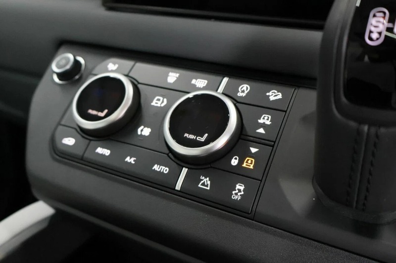 
								2025 Land Rover Defender full									