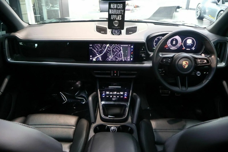 
								2023 Porsche Cayenne full									