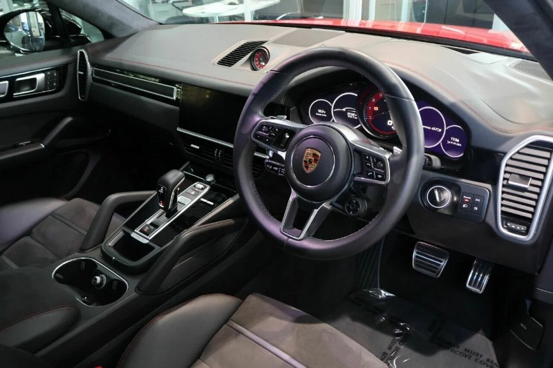 
								2022 Porsche Cayenne full									