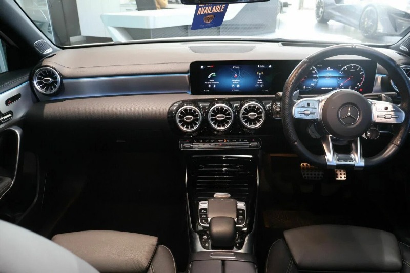 
								2020 Mercedes-Benz A35 AMG full									