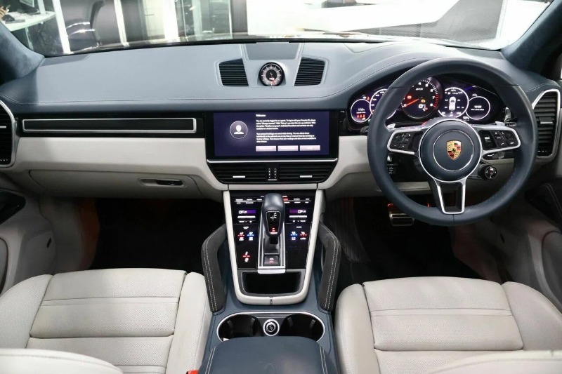 
								2022 Porsche Cayenne full									