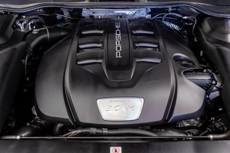 
								2017 Porsche Cayenne full									