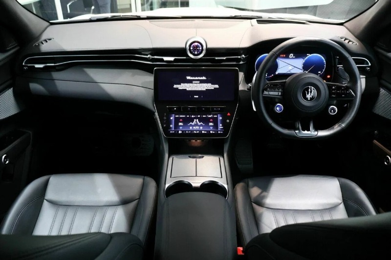 
								2024 Maserati Grecale full									