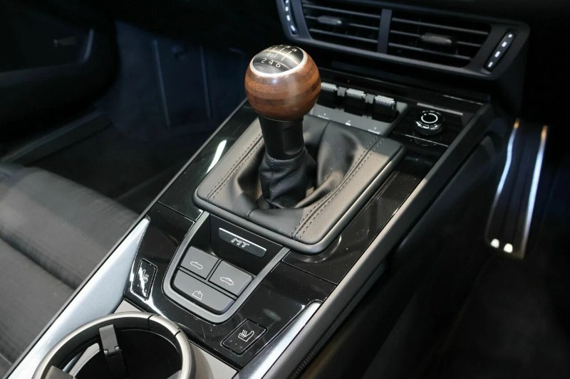 
								2025 Porsche 911 full									