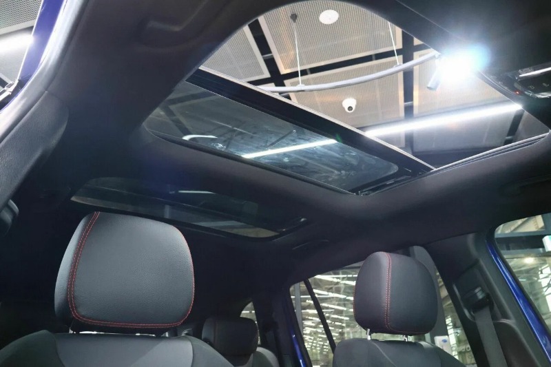 
								2021 Mercedes-Benz GLB200 full									