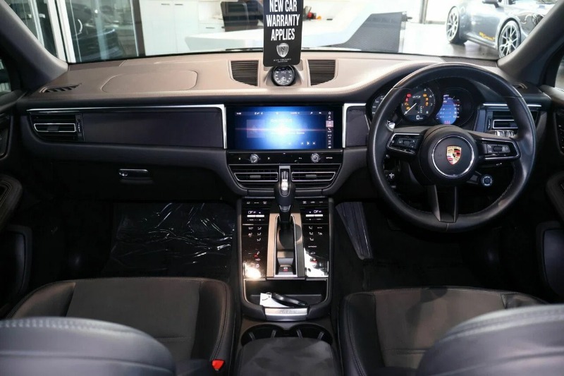 
								2023 Porsche Macan full									