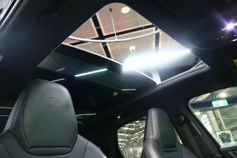 
								2023 Porsche Cayenne full									
