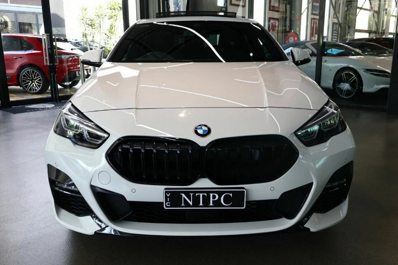 
								2023 BMW 220i M Sport full									
