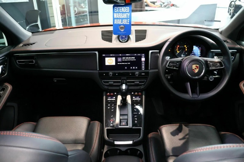 
								2023 Porsche Macan full									