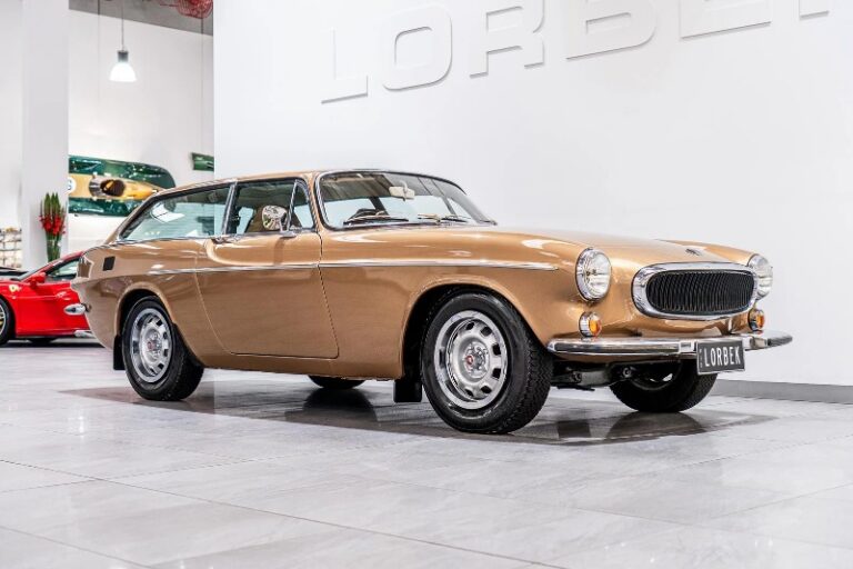 1972 Volvo P1800