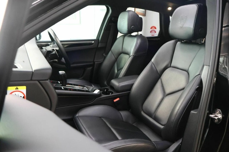 
								2024 Porsche Macan full									
