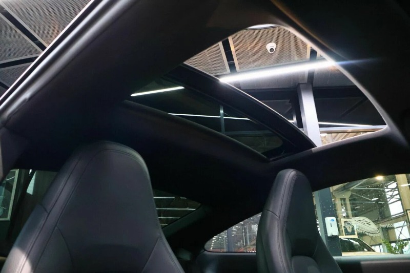 
								2020 Porsche 911 full									